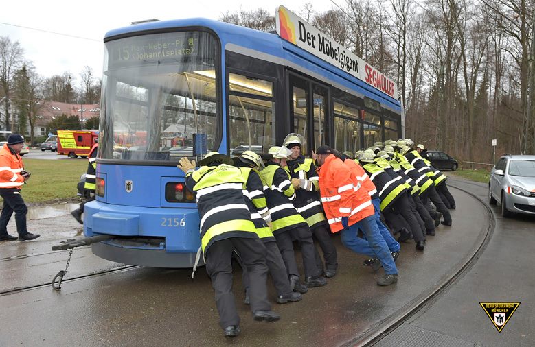 strassenbahn_muenchen_entgleist_2.jpg