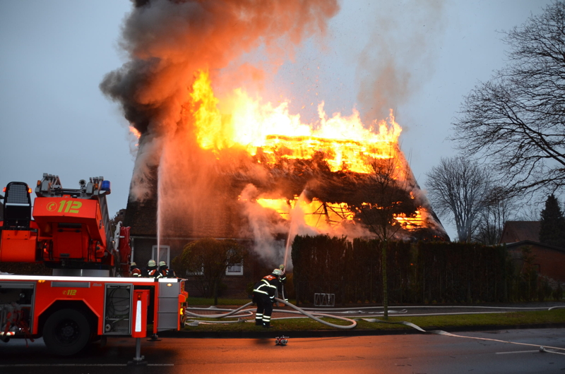 brand_reetdachhaus_stade_3.jpg