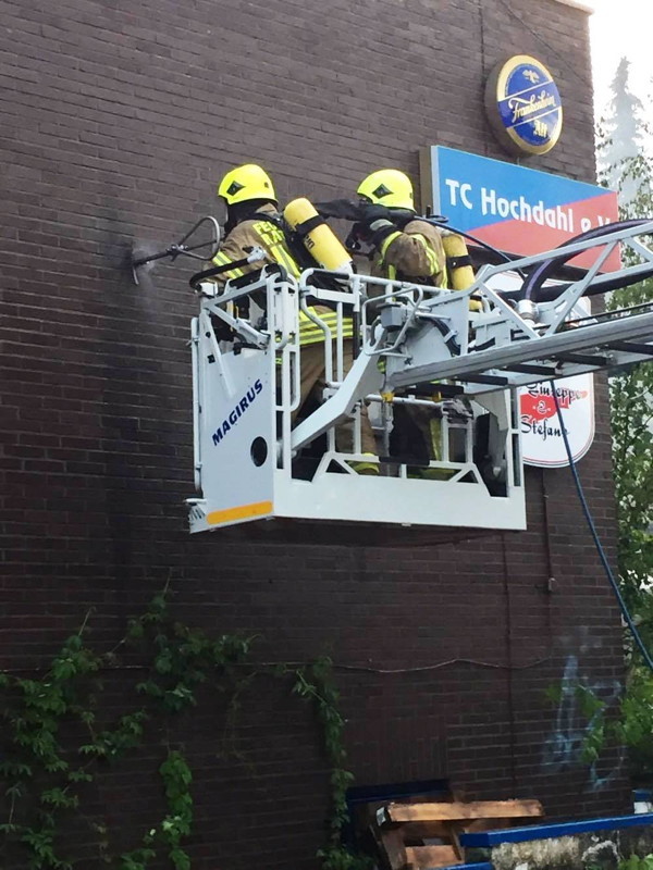 brand_tennishalle_erkrath_einsatz_von_co