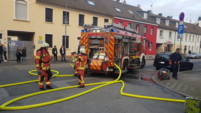 Brand im Keller eines Wohnhauses hat Folgen [ Einsatzbericht / Velbert ]