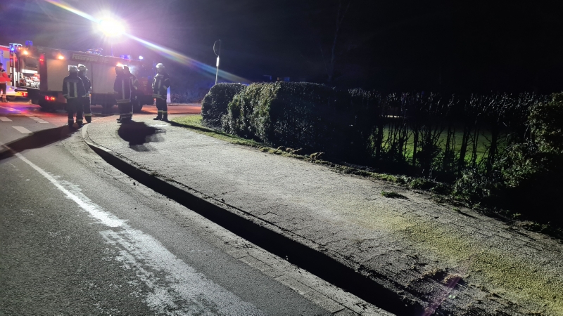essen brand in einer werkstatt der universitat duisburg essen sudbrookmerland hecke brennt zum zweiten mal binnen einer stunde stolberg auto landet auf dach botersen strohlager durch feuer vernichtet kranenburg kehrmaschine geriet in brand