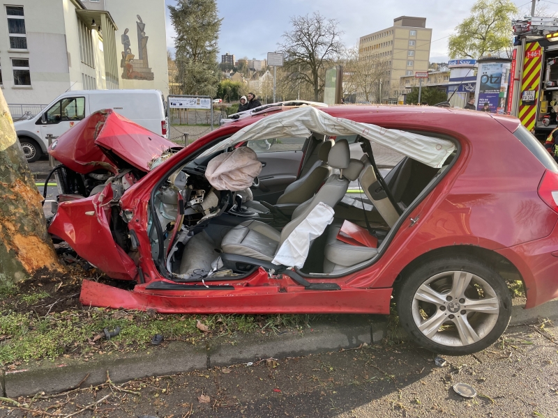 saarbruecken_verkehrsunfall_mit_eingekle