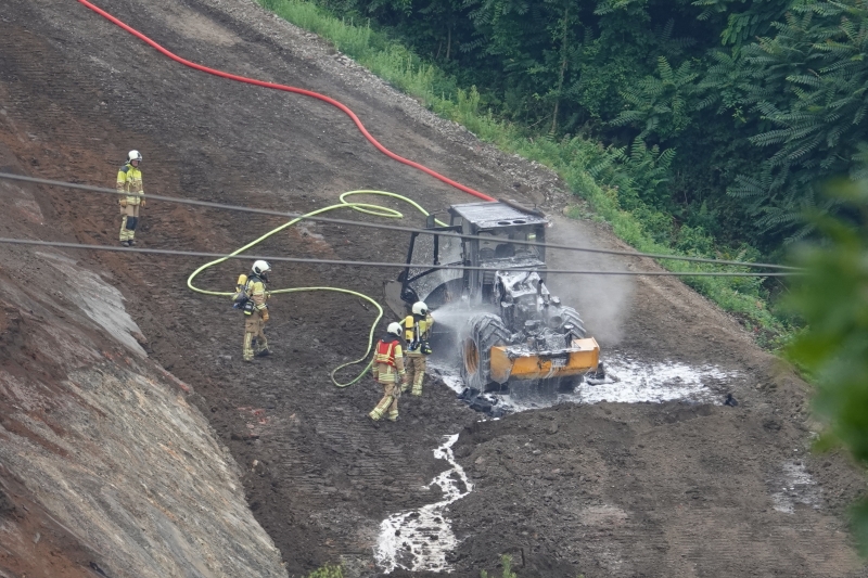 dresden_brand_einer_baumaschine_auf_der_