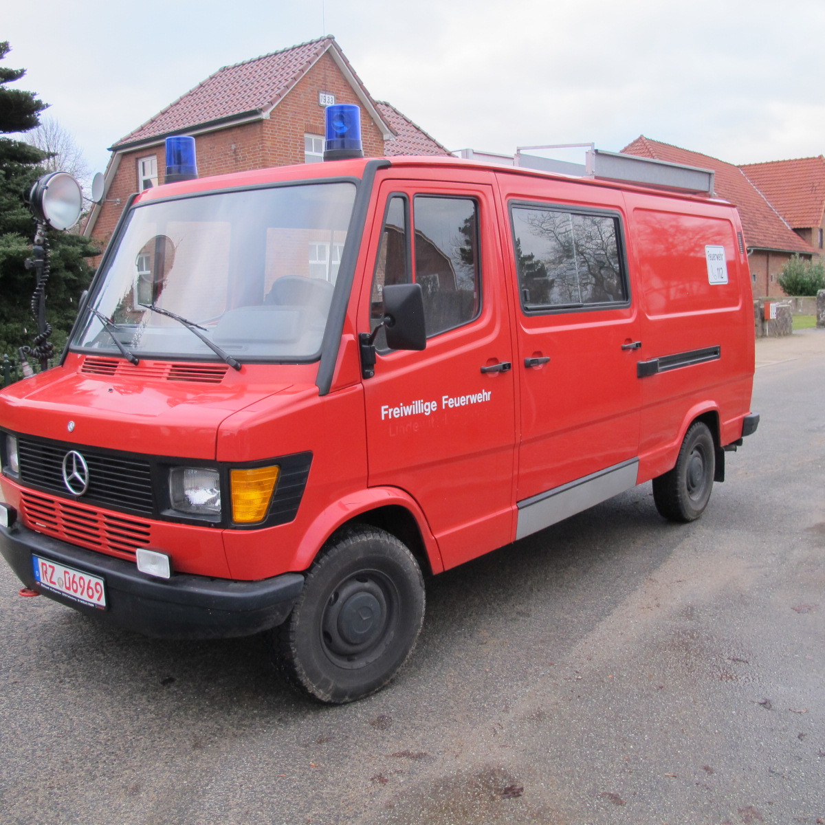 Mercedes-Benz 310 KA, TSF, HU,AU und Bereifung neu, EZ 07-1990