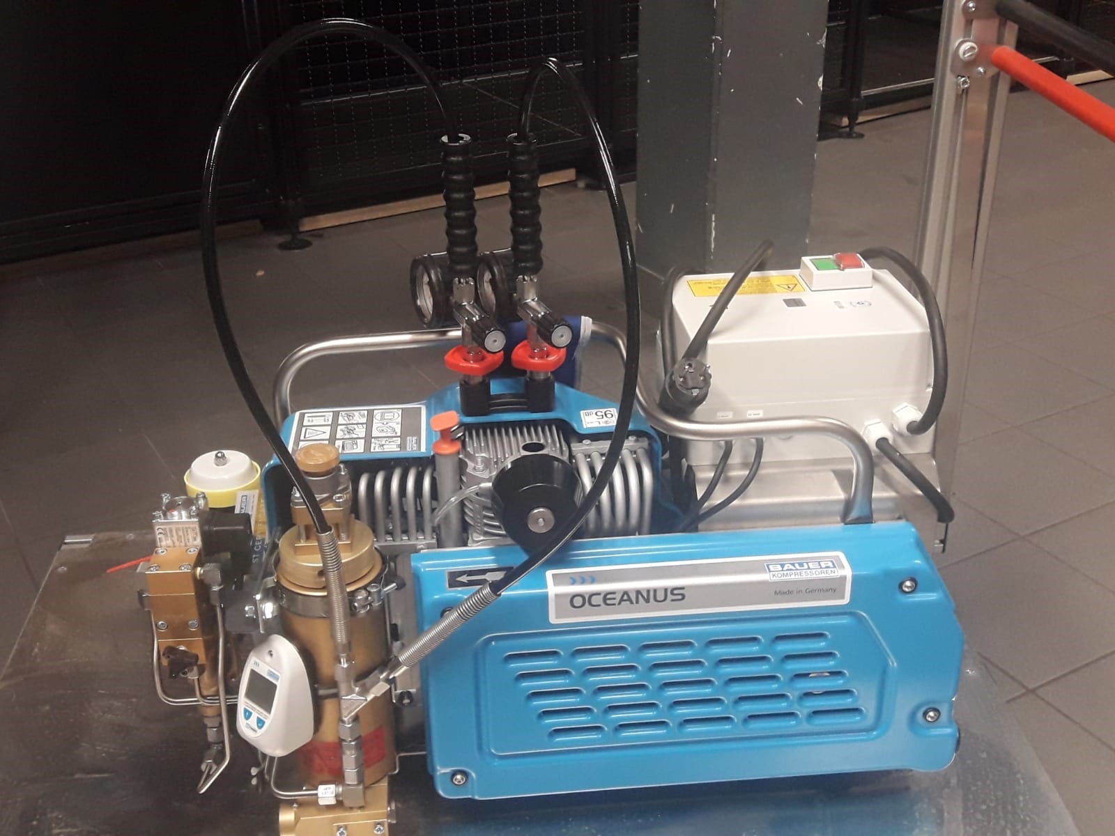 Bauer Kompressoren OCEANUSW CompactLine Atemluftkompressor für