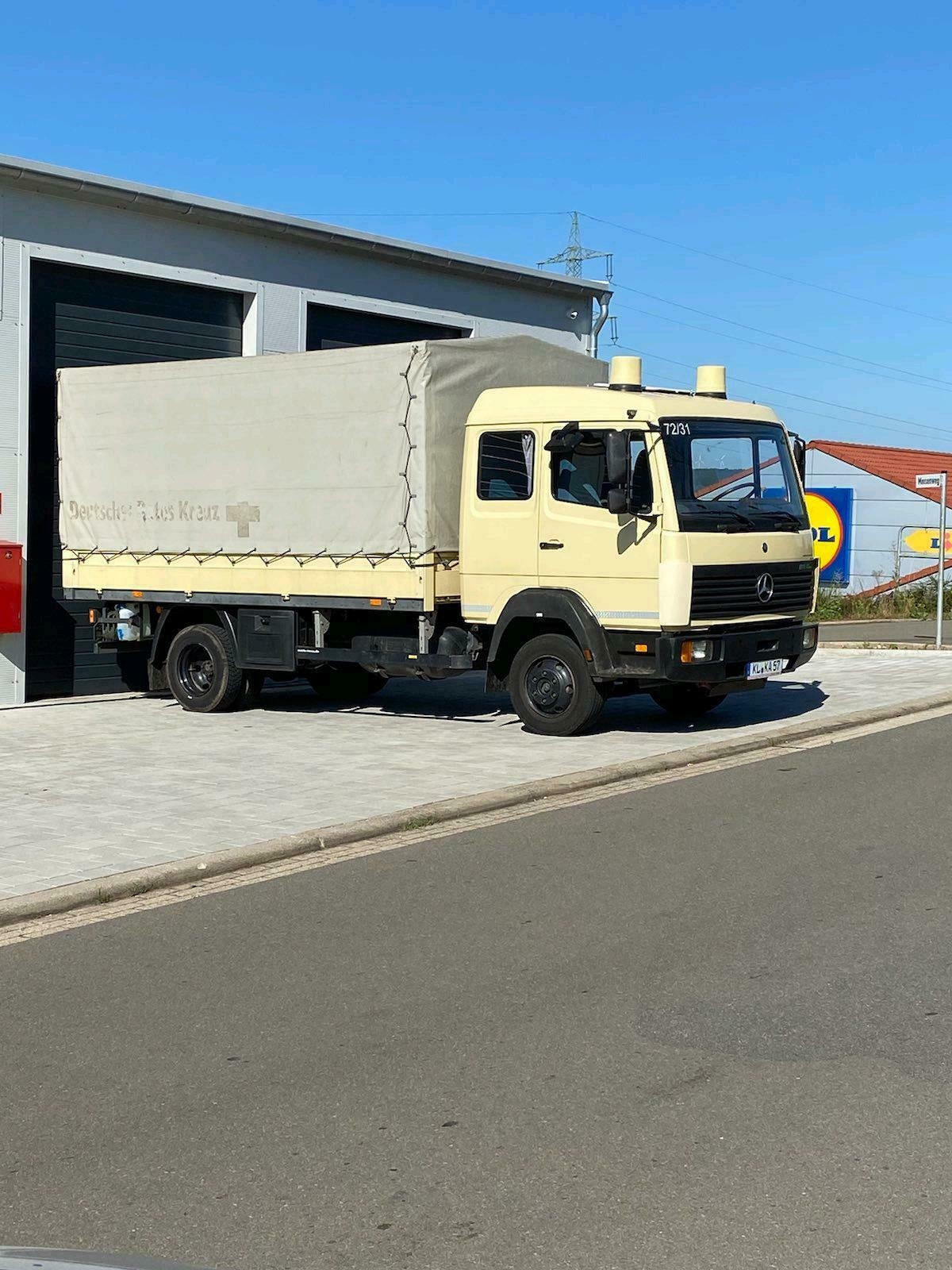 Mercedes 811 eco power Betreuungs LKW Gerätewagen Losgistig 7,5 to