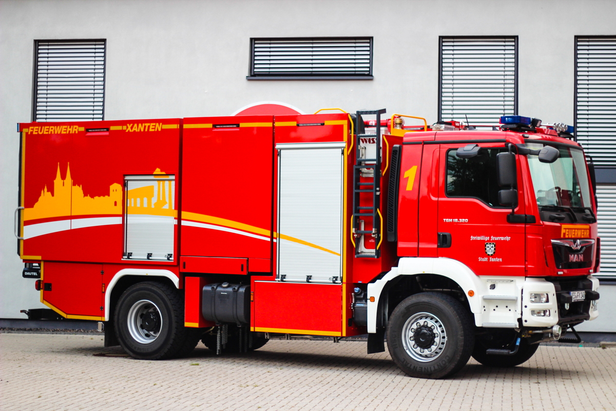 Tanklöschfahrzeug 4000 Logistik (TLF 4000-L)